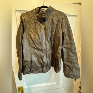 Gallery women’s size 1x pleather jacket dark gray